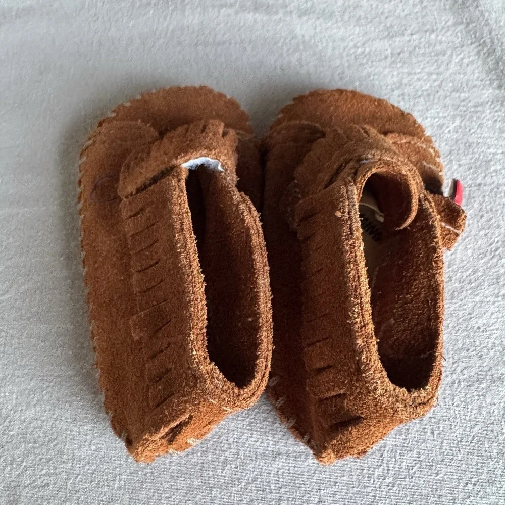 Size 1c - Minnetonka Suede Front Strap Bootie Moccasins Style 1122 Baby